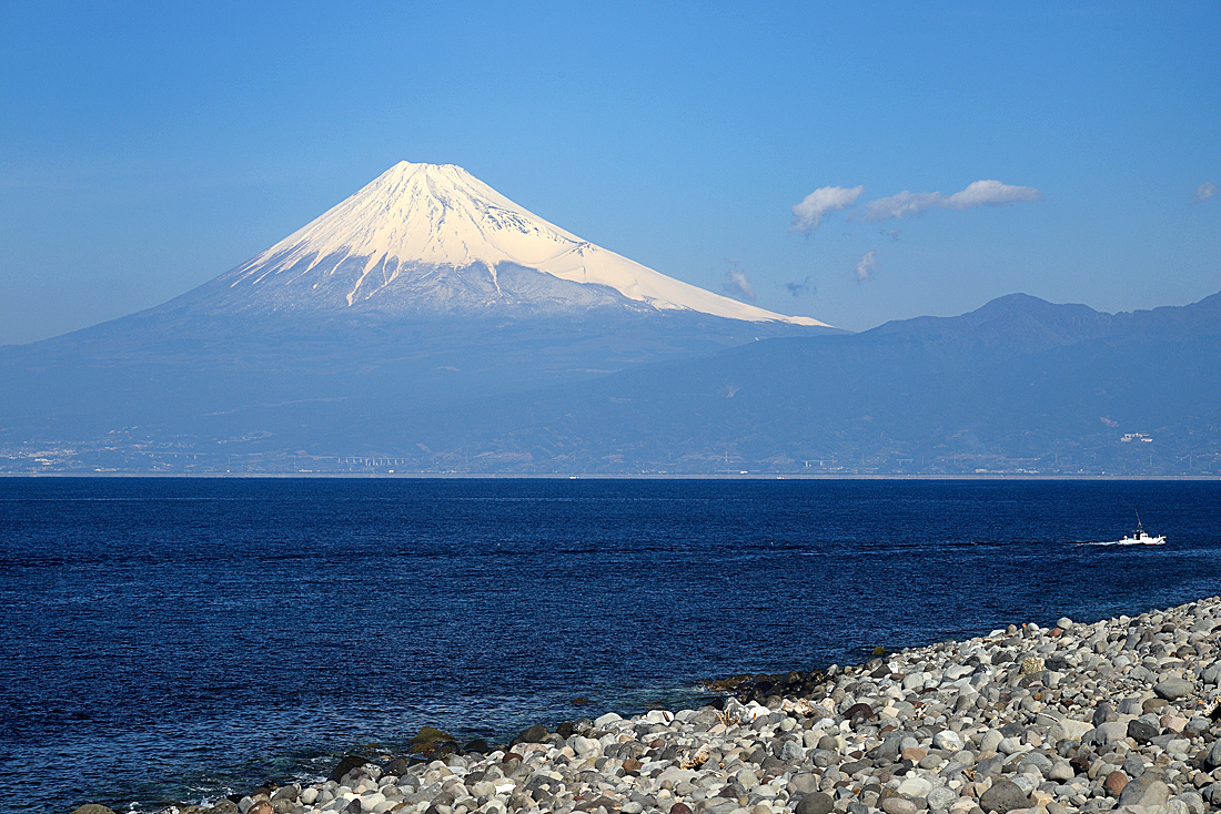 諸口神社鳥居と富士山